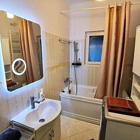 Rebeca Central Apartment Bucharest