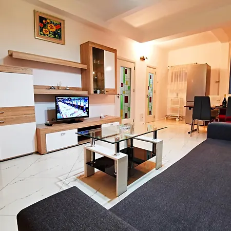 Rebeca Central Apartment Bucharest
